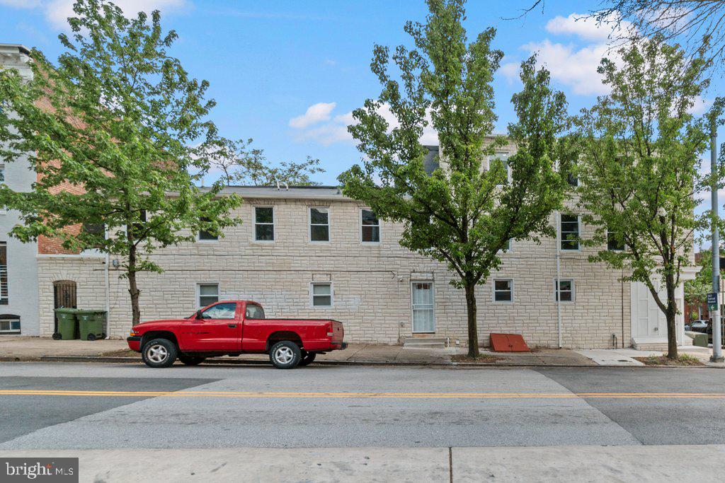 HOLLINS MARKET - Residential Income