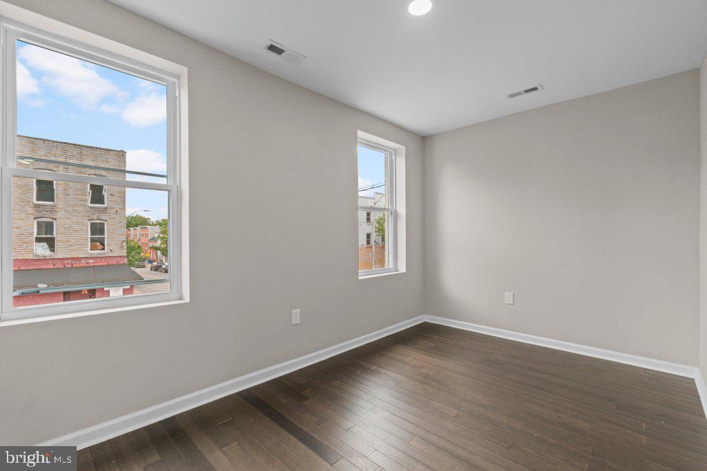 HOLLINS MARKET - Residential Income
