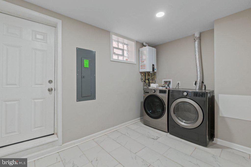 HOLLINS MARKET - Residential Income