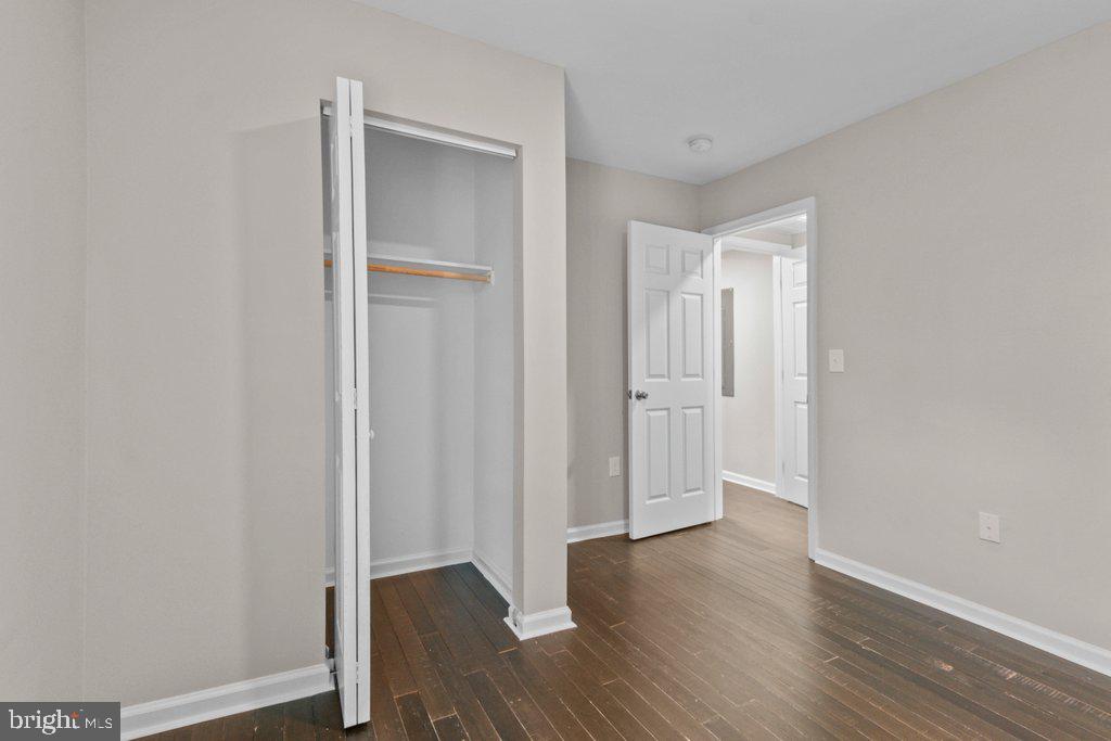 HOLLINS MARKET - Residential Income