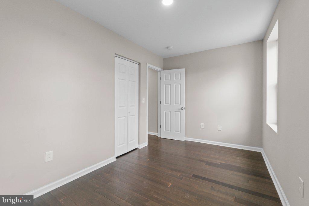 HOLLINS MARKET - Residential Income