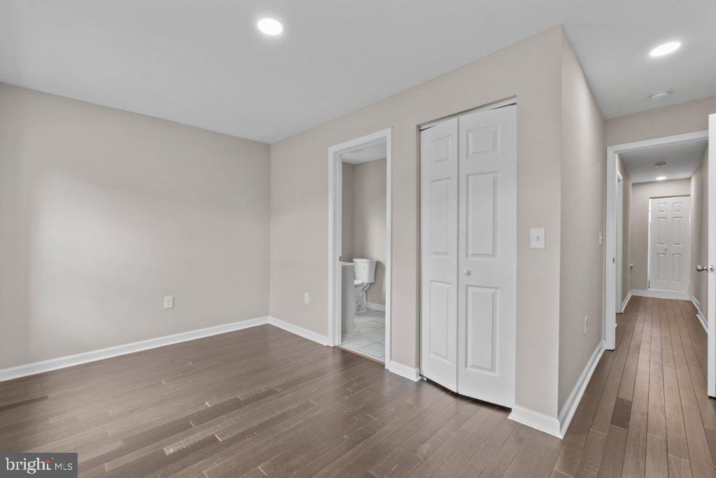 HOLLINS MARKET - Residential Income