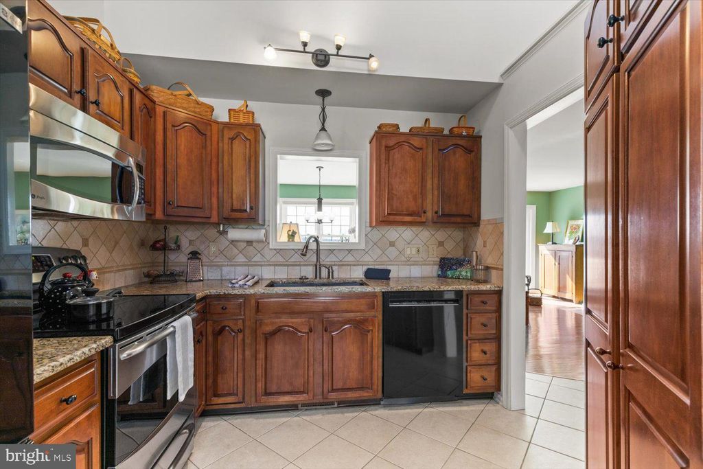 Photo of 107 EAGLE NEST CT, LANCASTER, PA 17601 (MLS # PALA2031450)