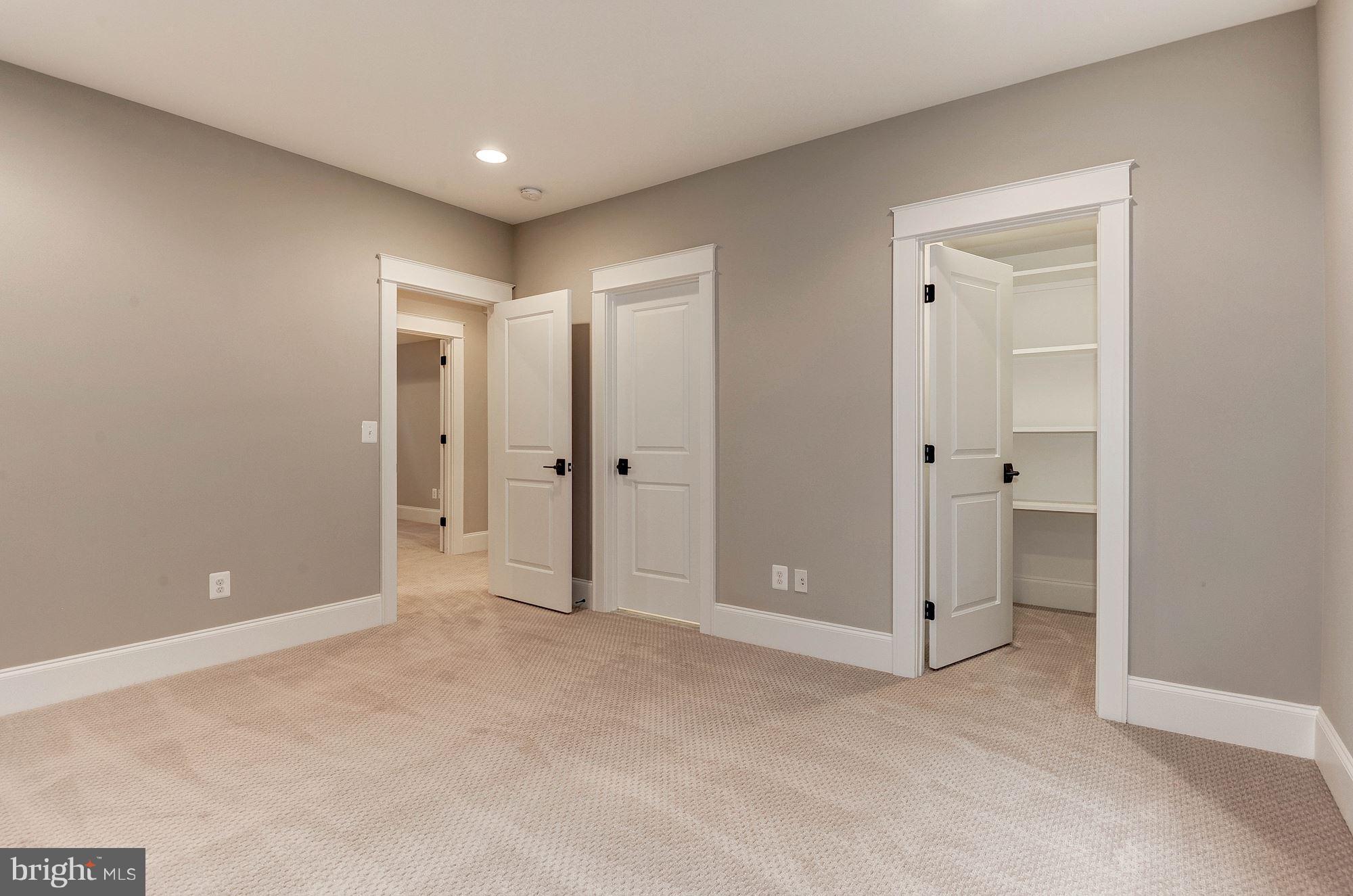 TUCKAHOE VILLAGE - Residential