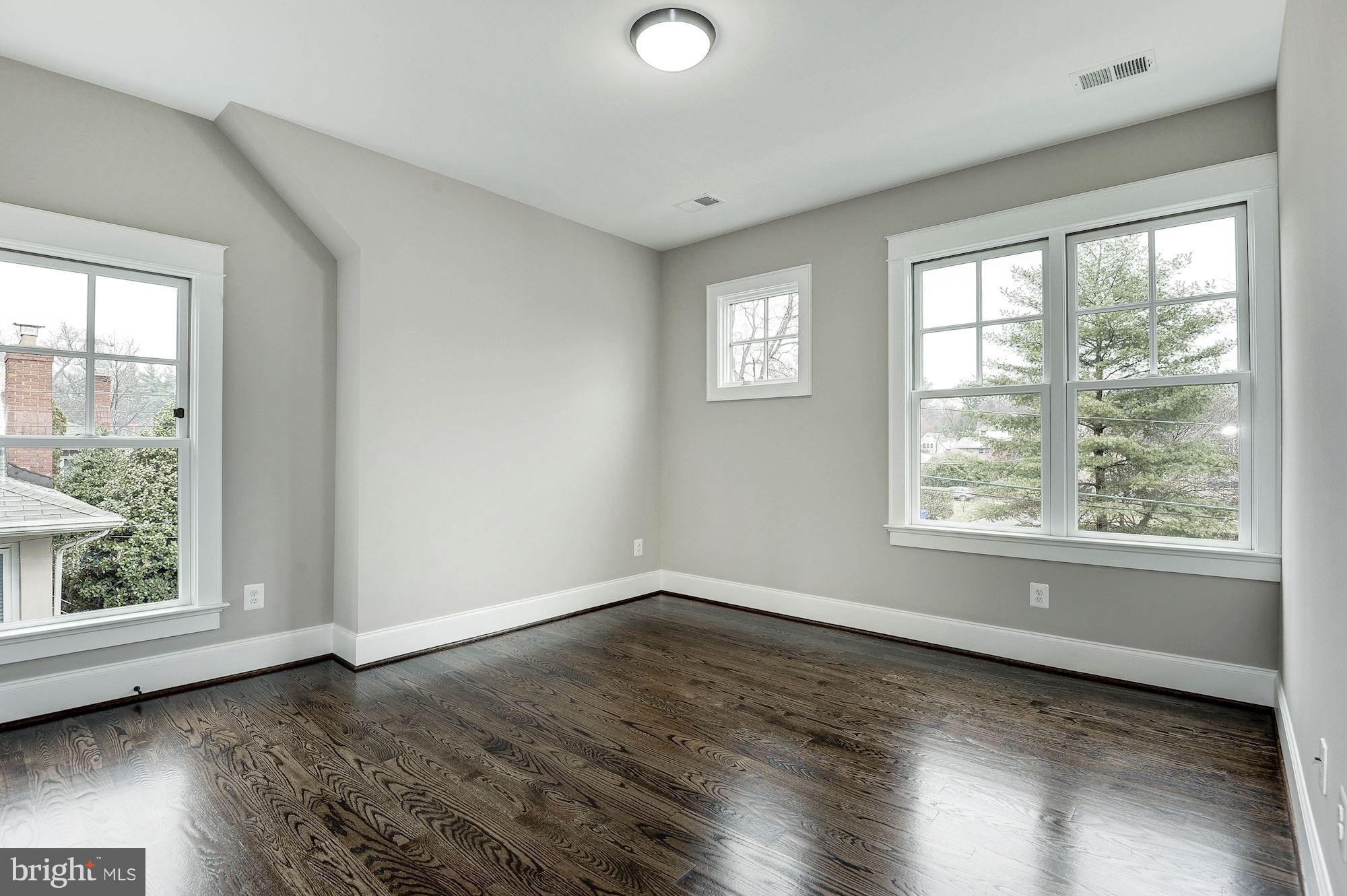 TUCKAHOE VILLAGE - Residential