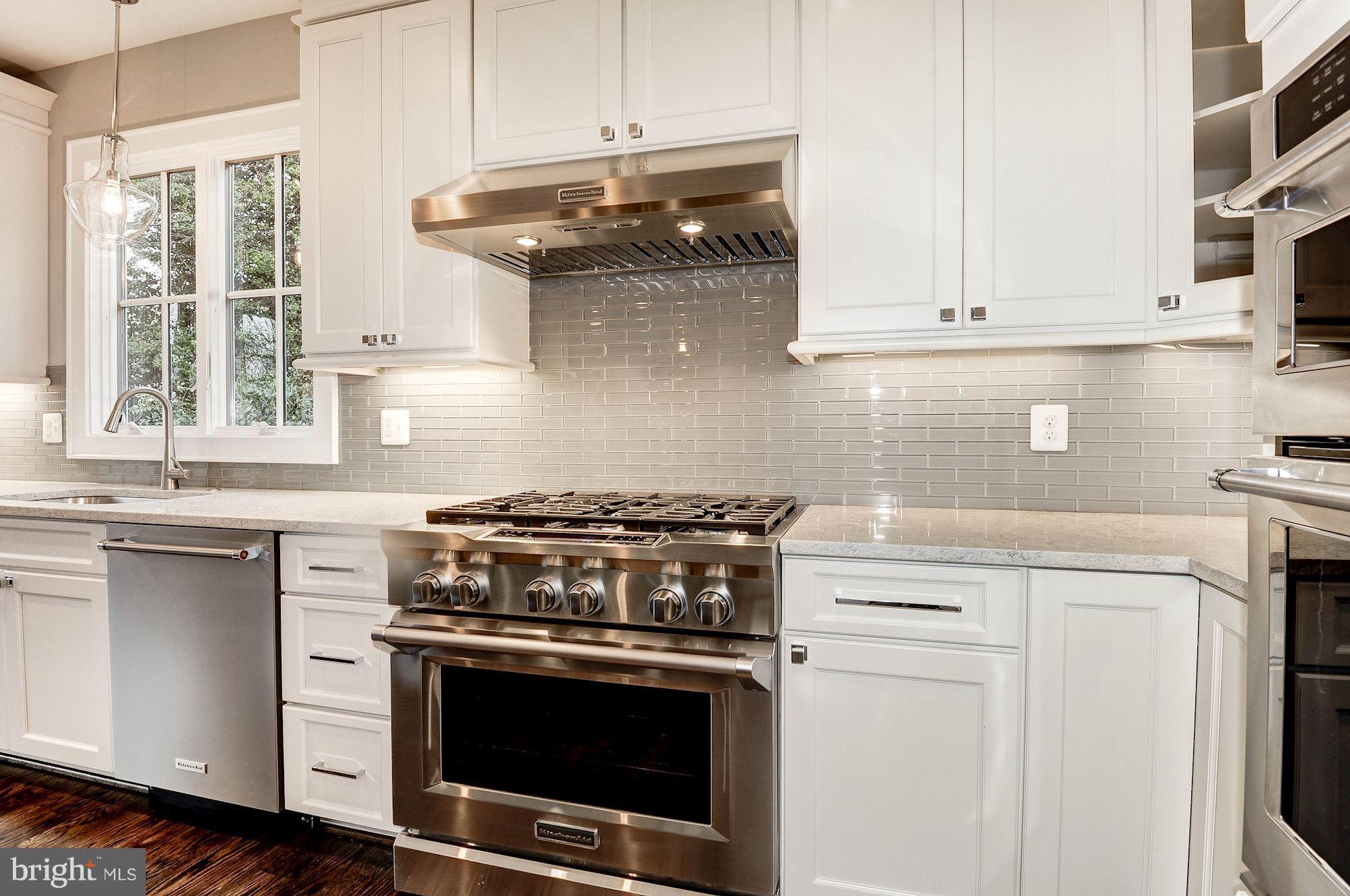 TUCKAHOE VILLAGE - Residential