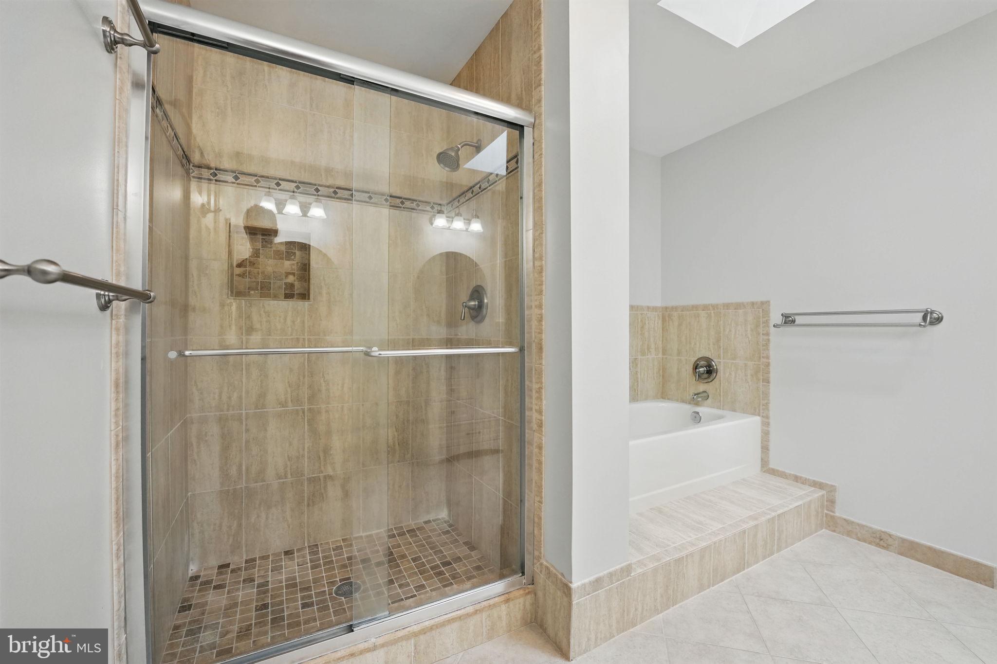 LAKEWOOD HILLS - Residential