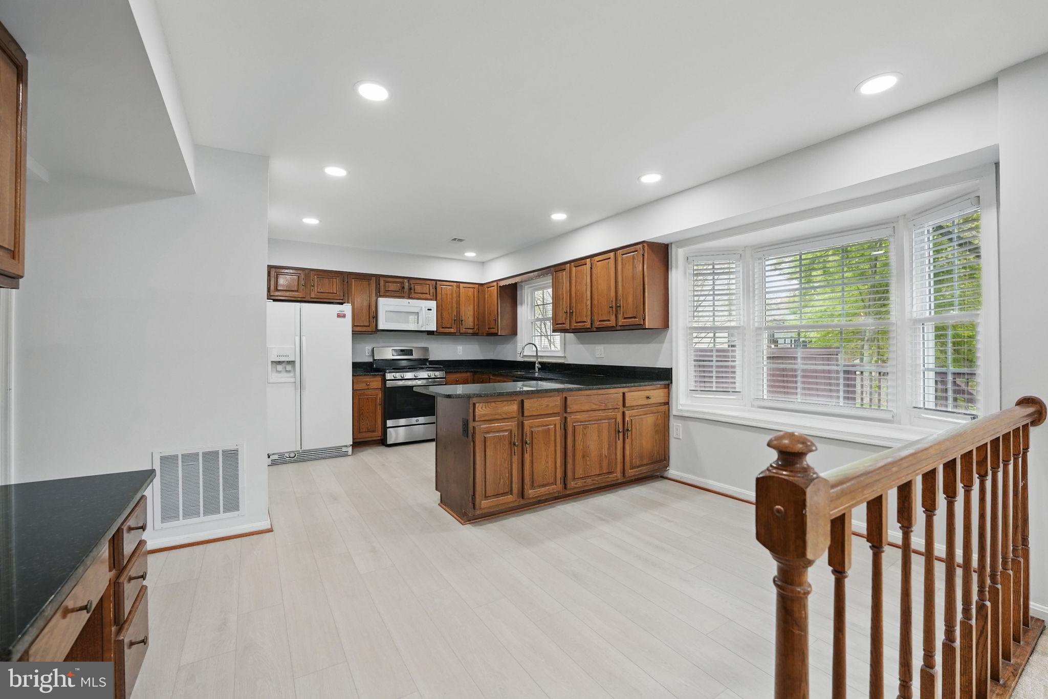 LAKEWOOD HILLS - Residential