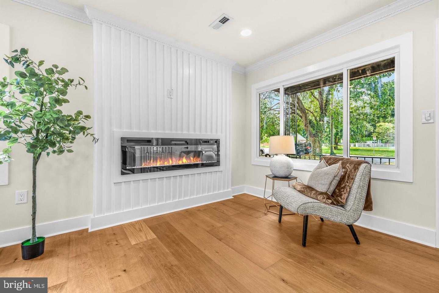 703 NORTHWEST DRIVE