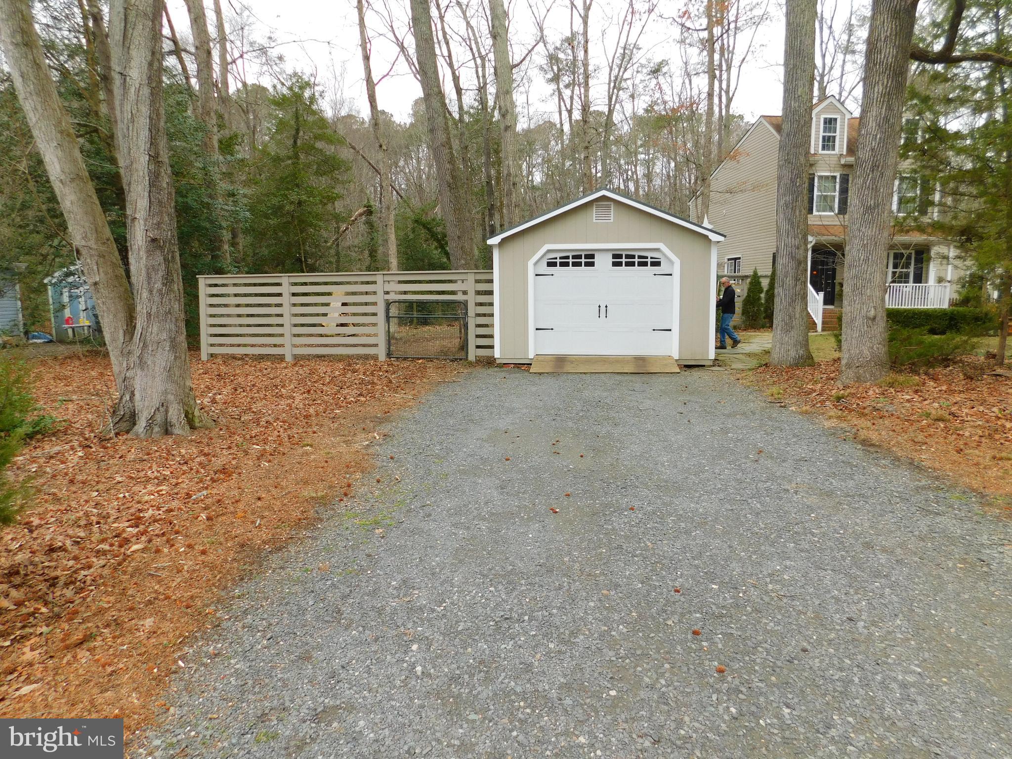 PLACID BAY EST ALBROUGH - Residential