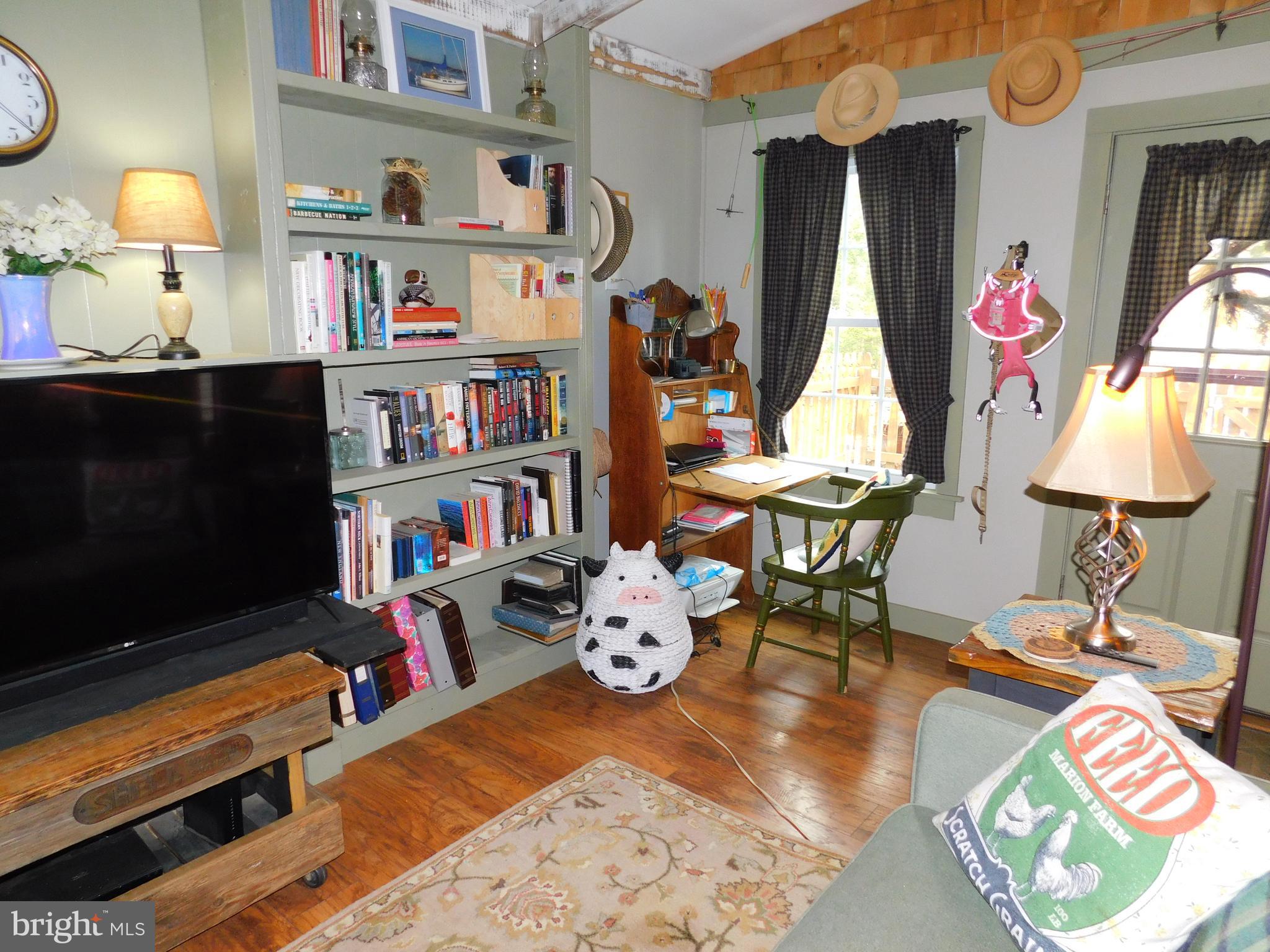 PLACID BAY EST ALBROUGH - Residential
