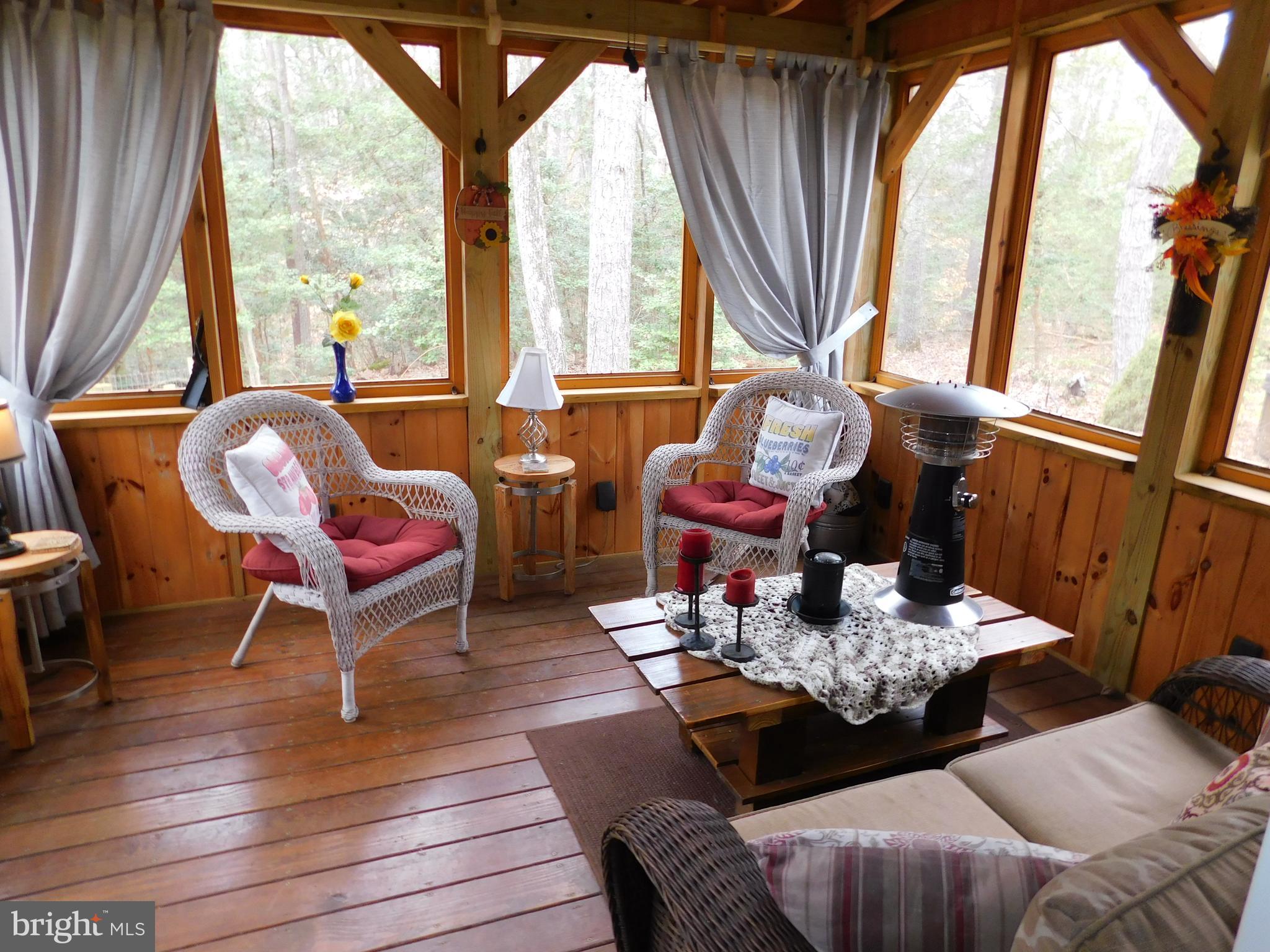 PLACID BAY EST ALBROUGH - Residential