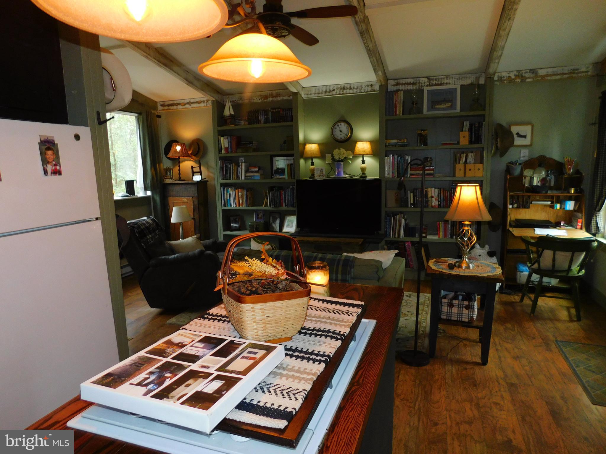 PLACID BAY EST ALBROUGH - Residential