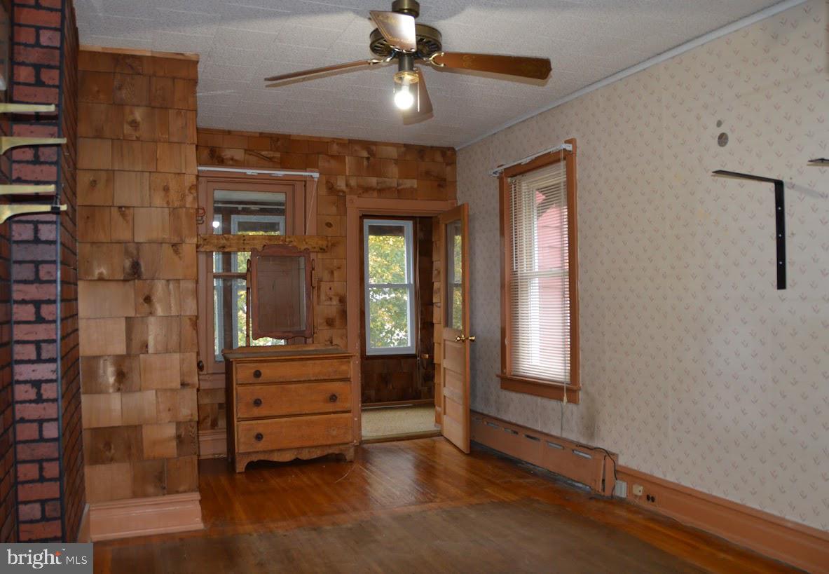 POTTSVILLE - Residential