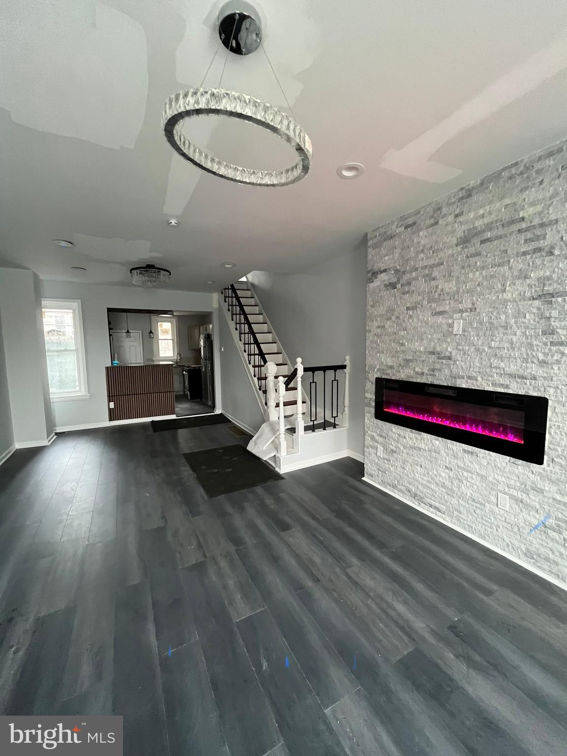 STRAWBERRY MANSION - Residential