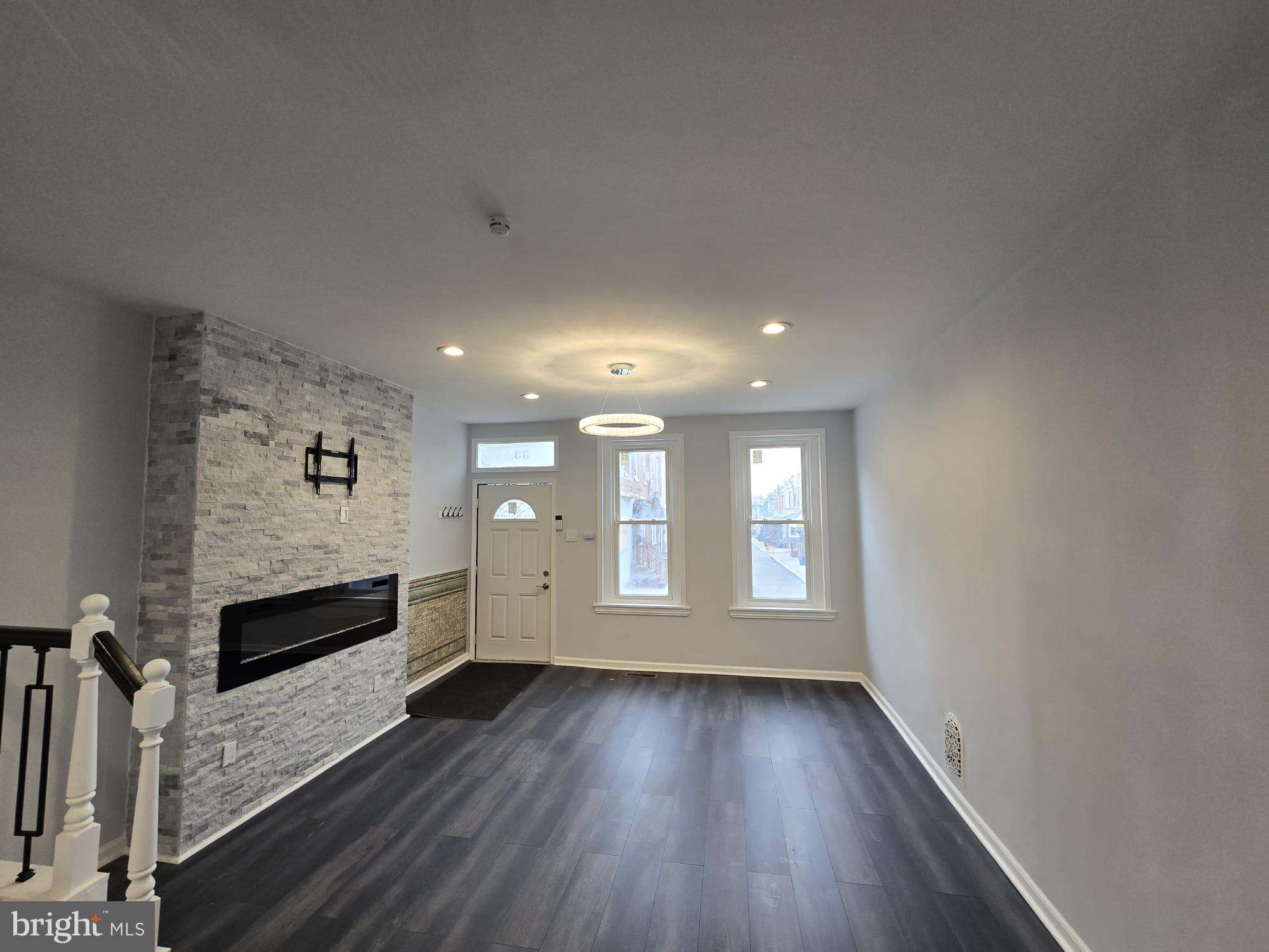 STRAWBERRY MANSION - Residential