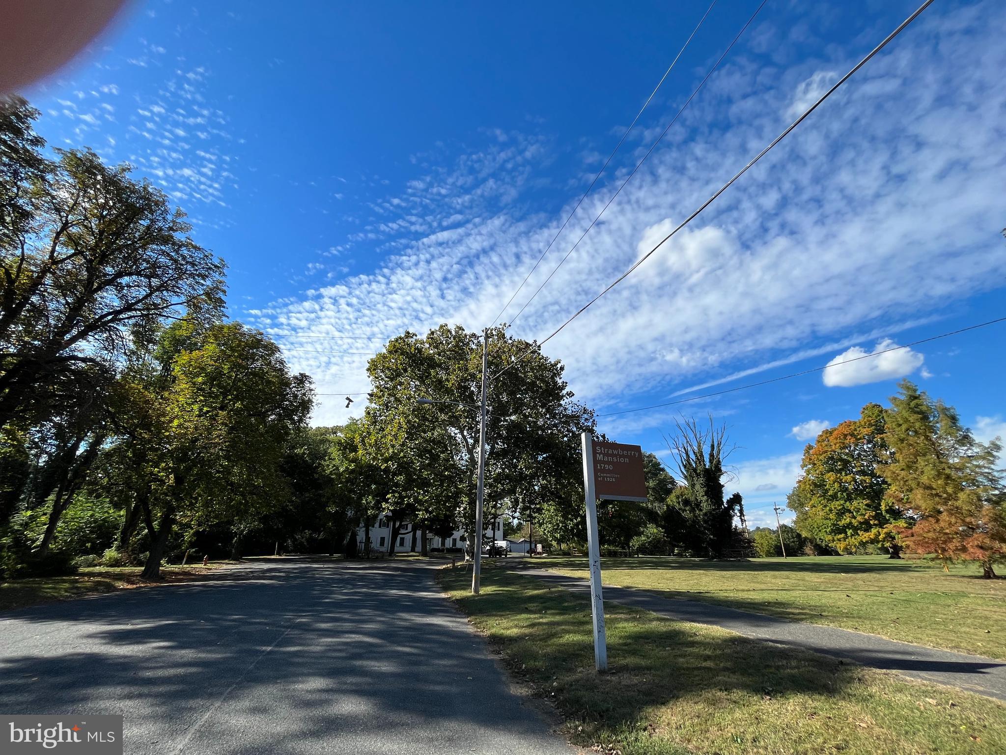 STRAWBERRY MANSION - Residential
