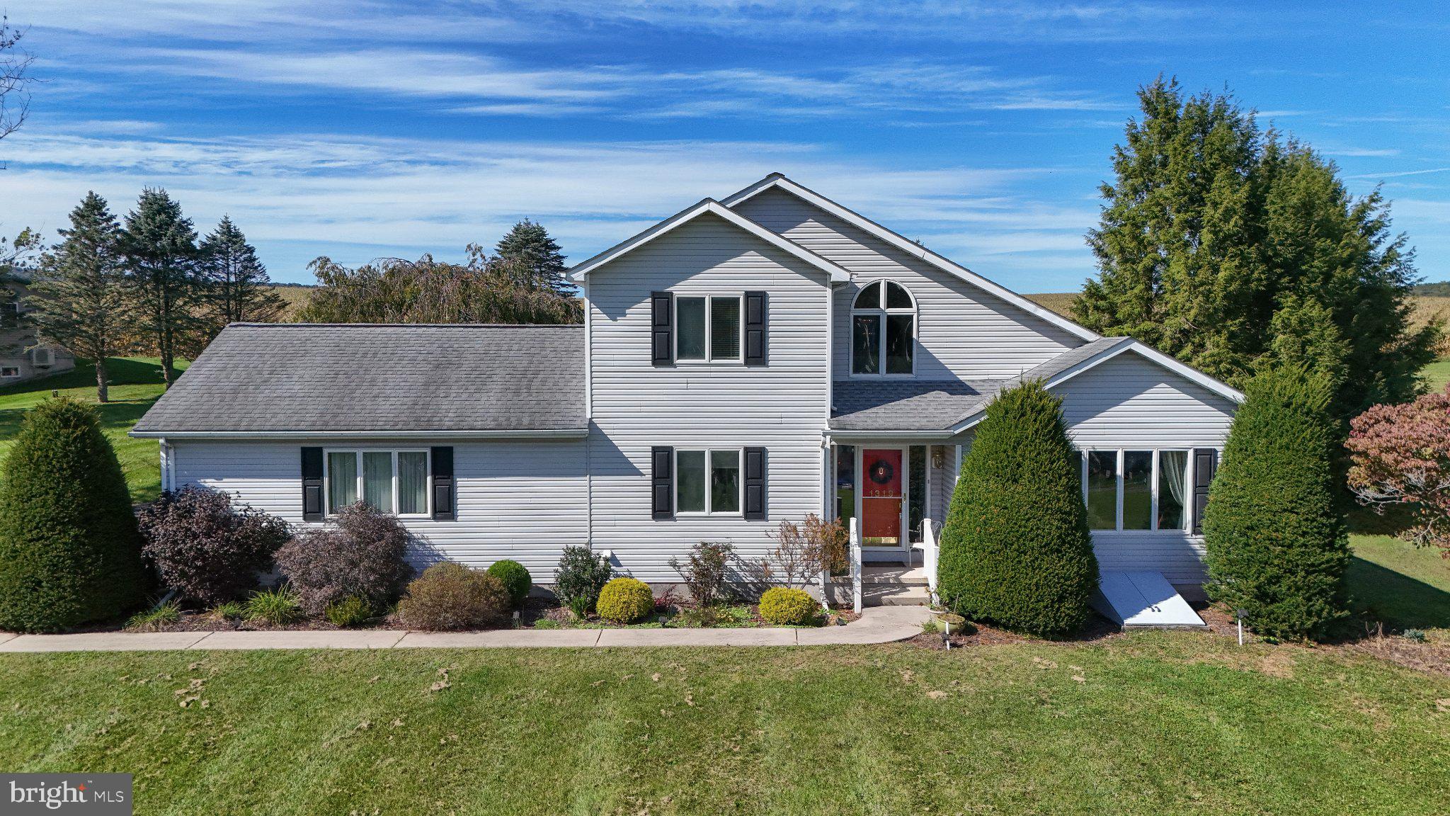 1319 SHADY LANE