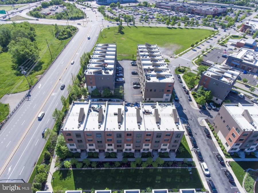 BROWNSTONES AT VF - Residential