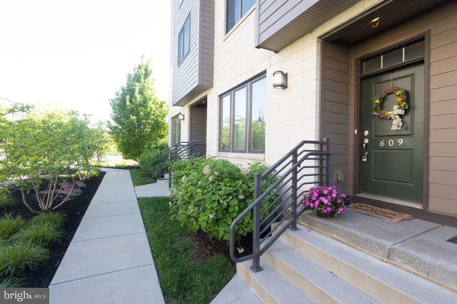 BROWNSTONES AT VF - Residential