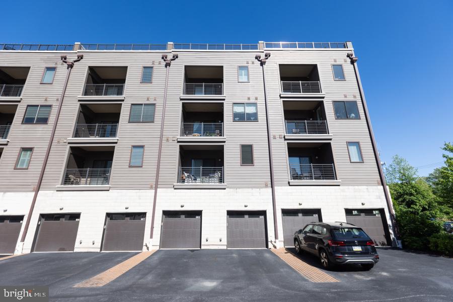 BROWNSTONES AT VF - Residential