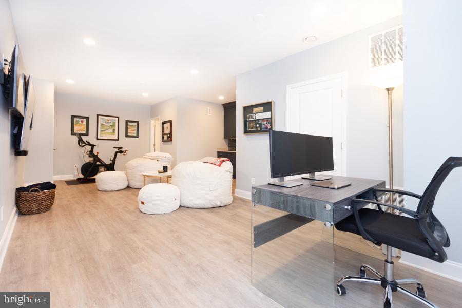 BROWNSTONES AT VF - Residential