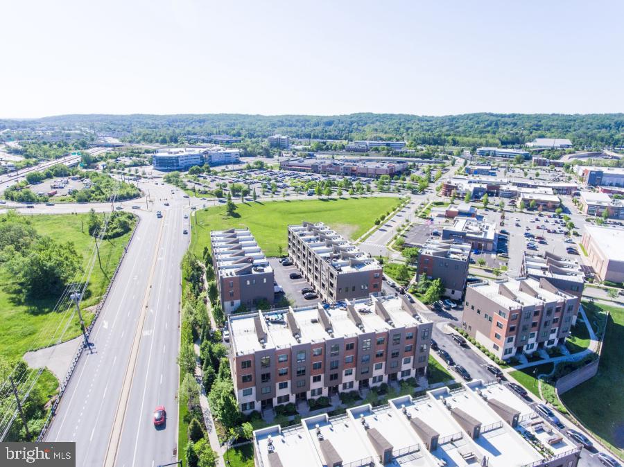 BROWNSTONES AT VF - Residential