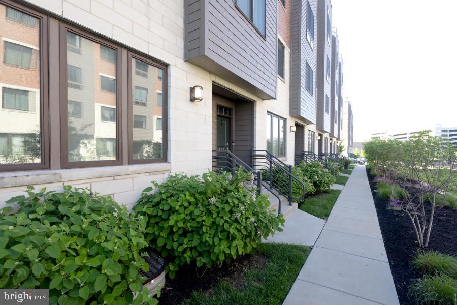 BROWNSTONES AT VF - Residential
