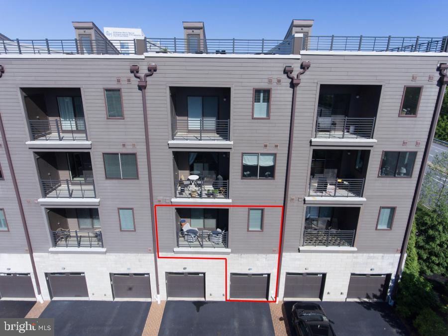 BROWNSTONES AT VF - Residential