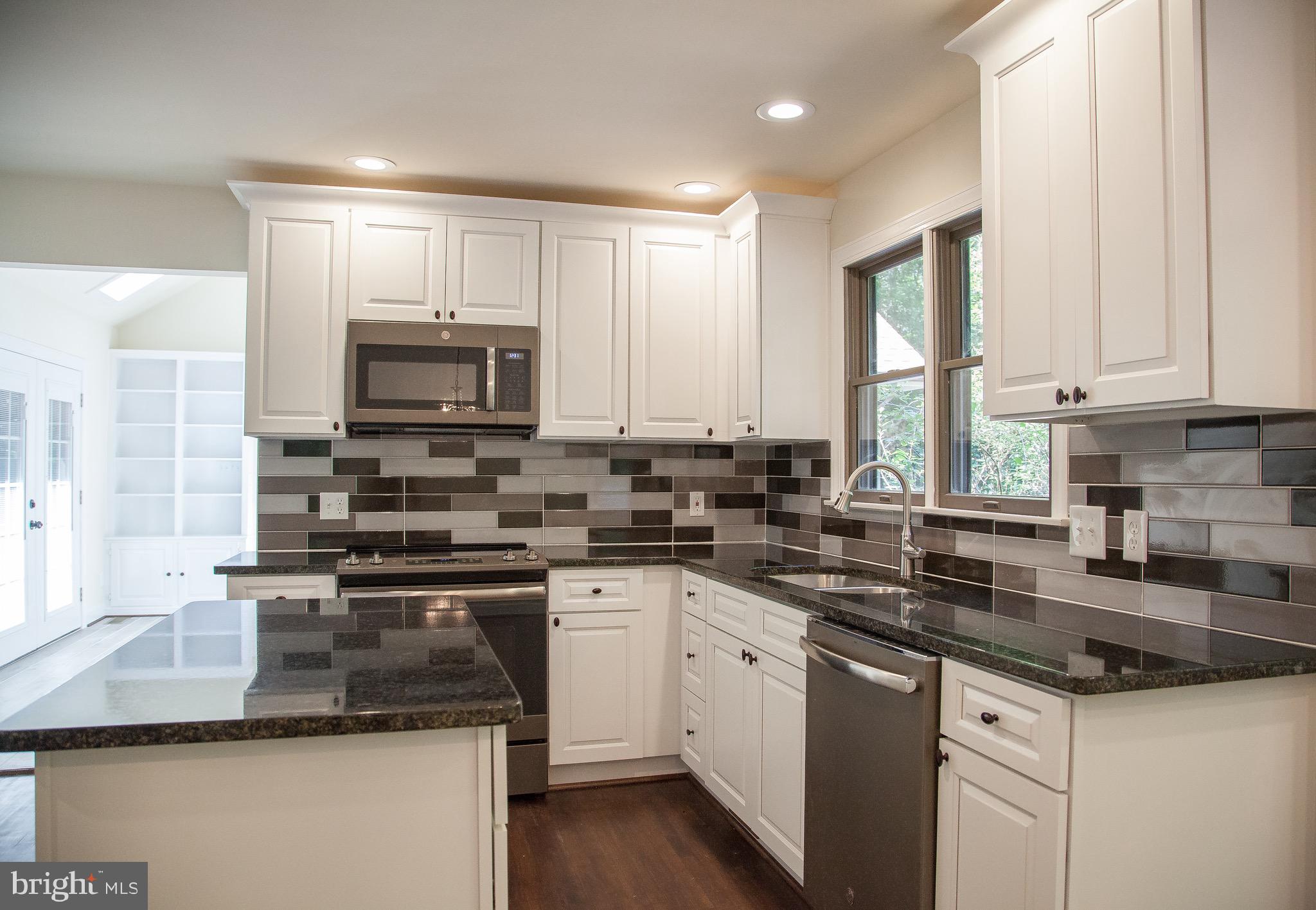 RIVER BLUFFS - Residential