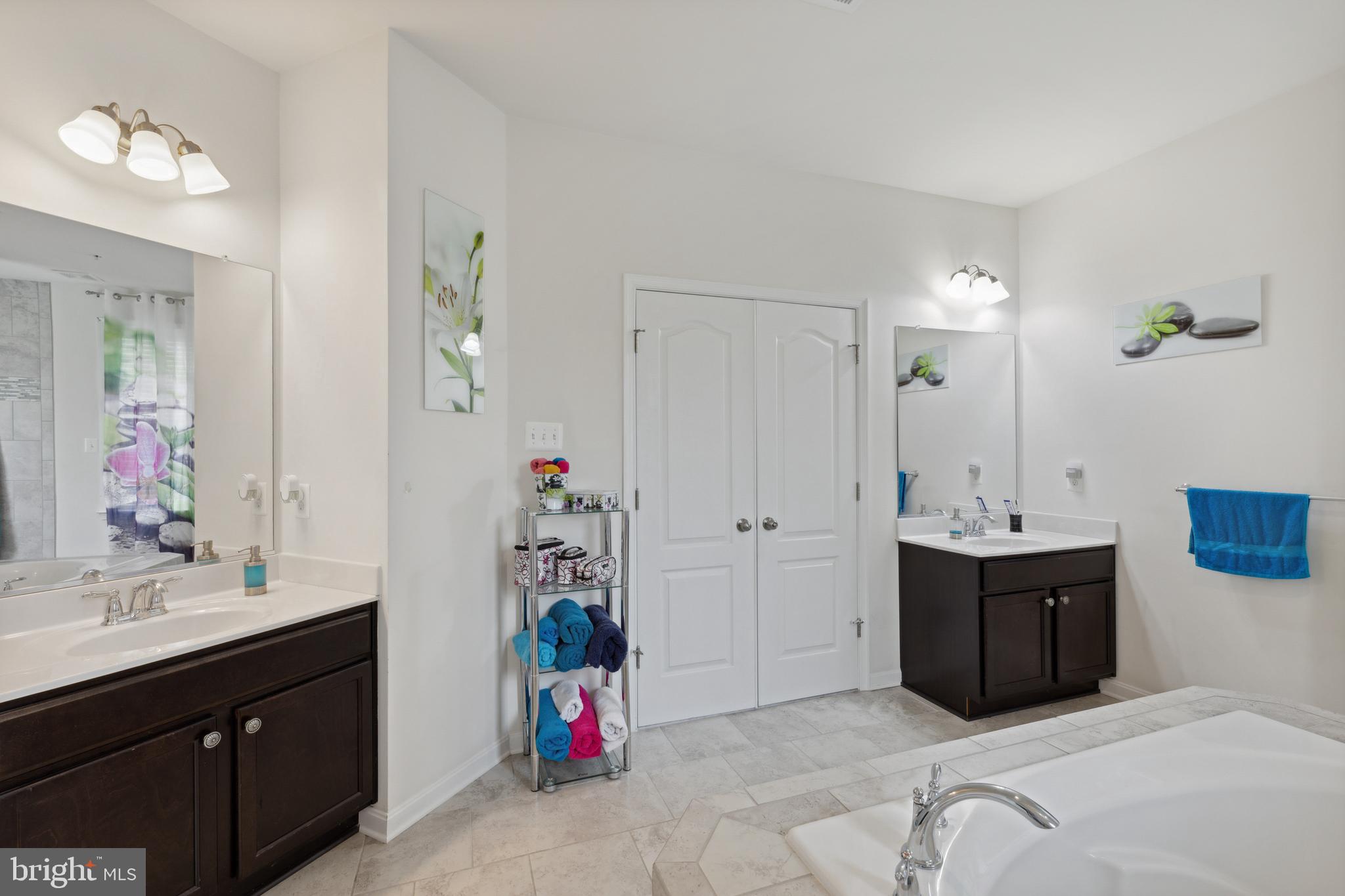 WASHINGTON OVERLOOK - Residential