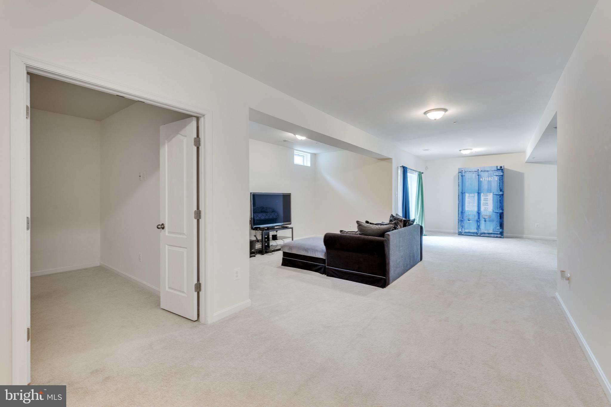 WASHINGTON OVERLOOK - Residential