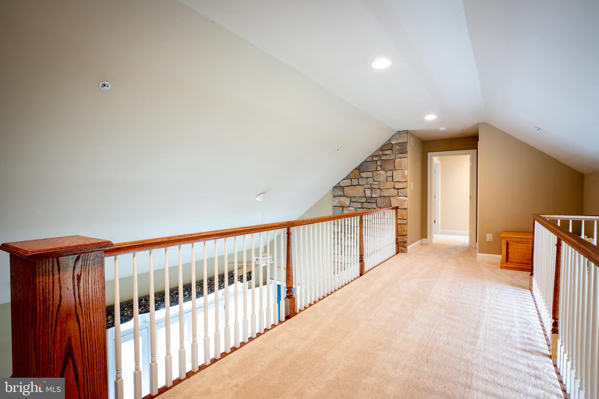 WHITE GATE - Residential