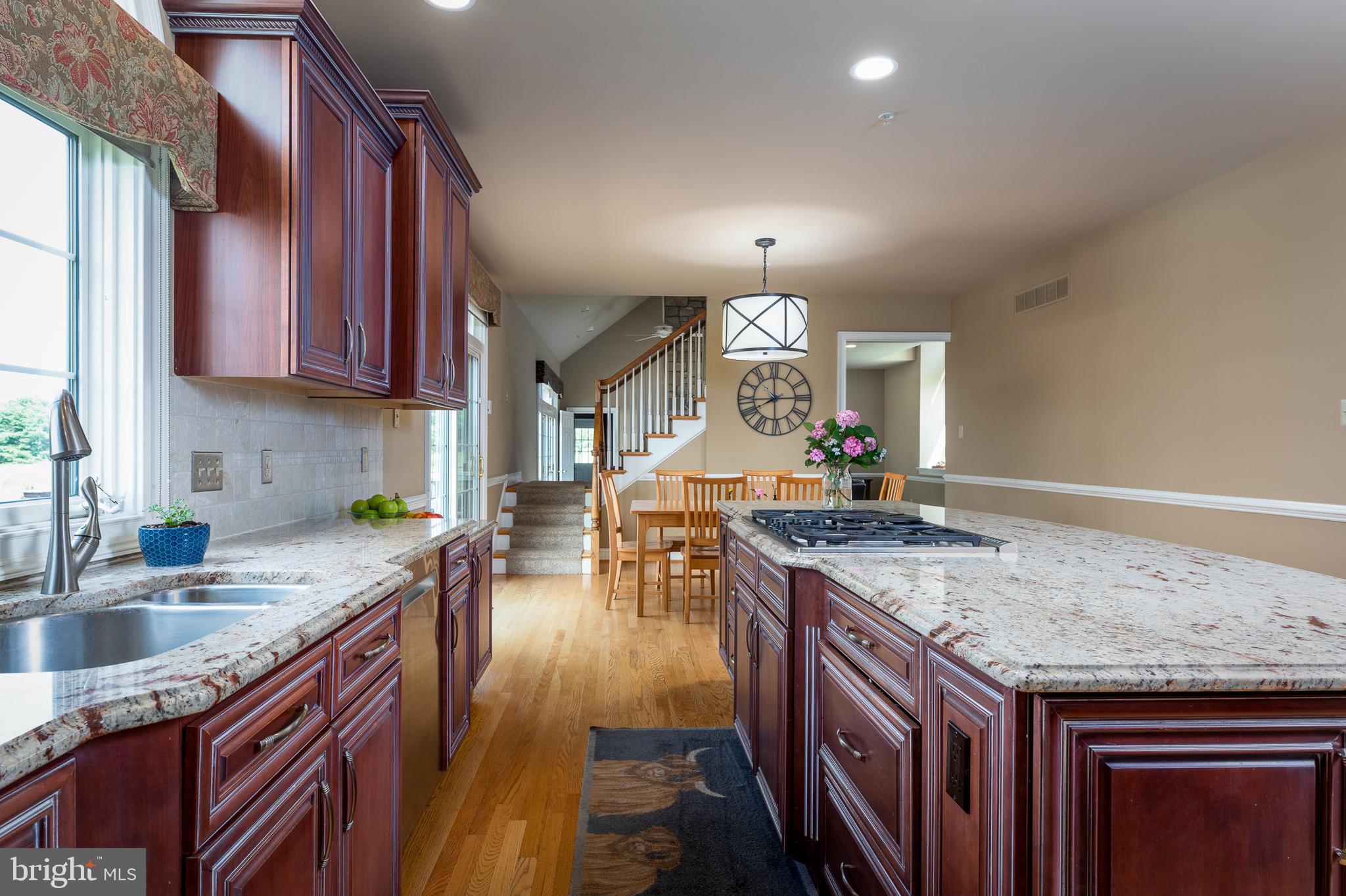 WHITE GATE - Residential