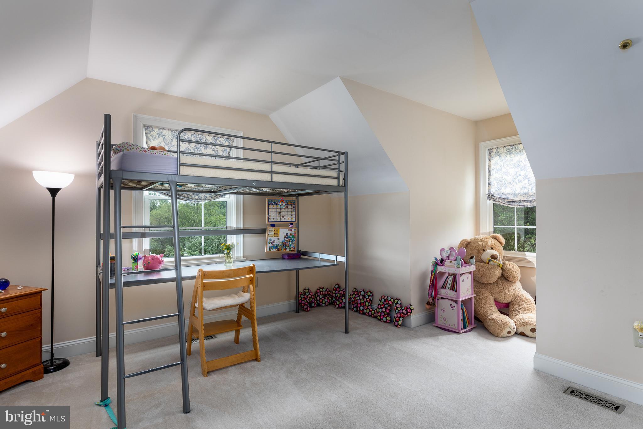 WHITE GATE - Residential