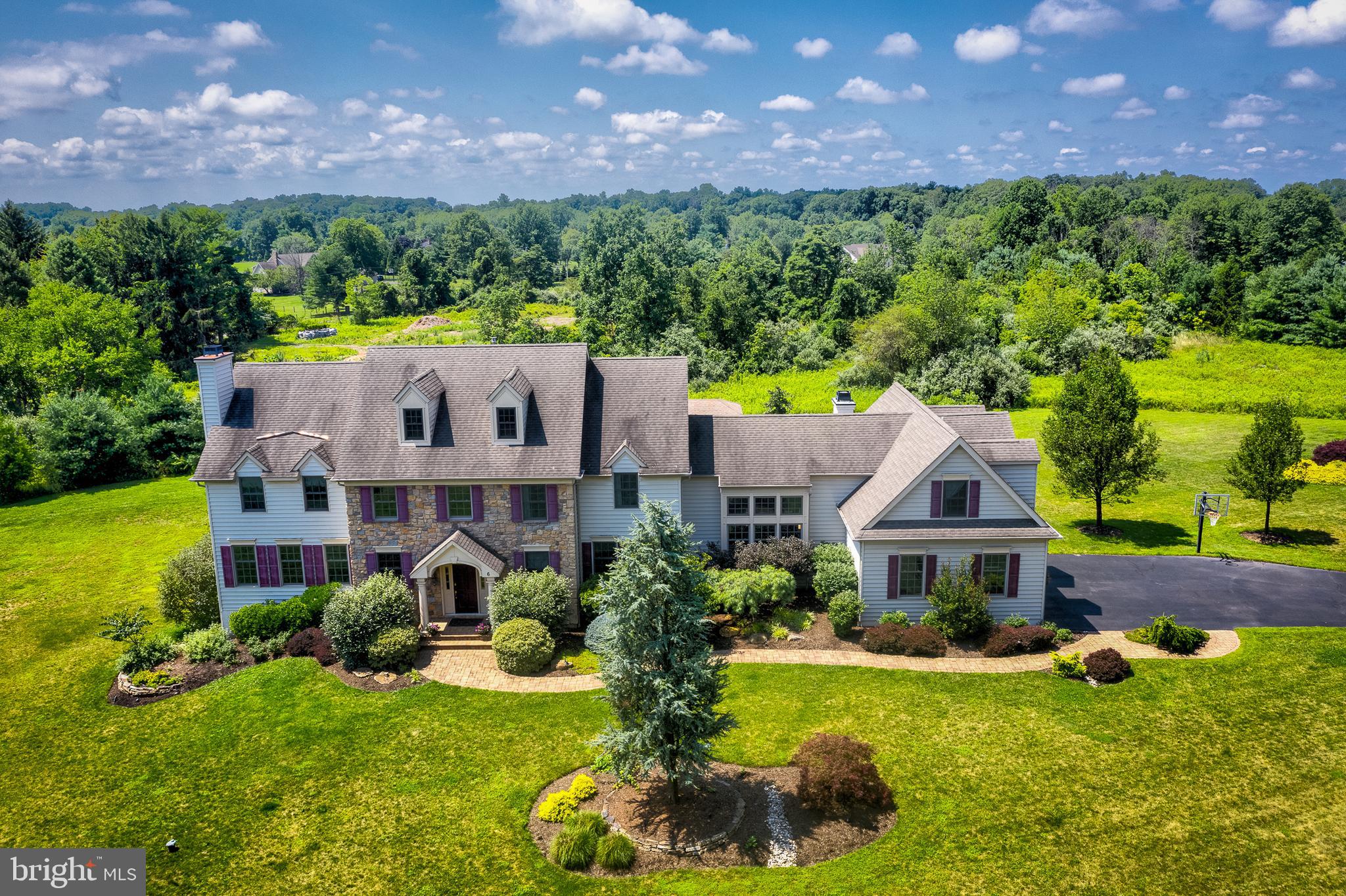 WHITE GATE - Residential