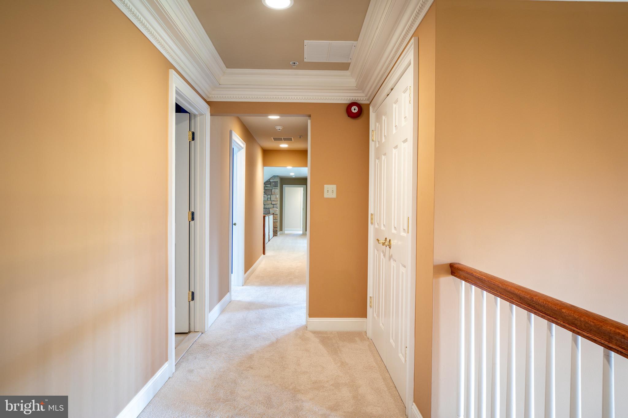 WHITE GATE - Residential