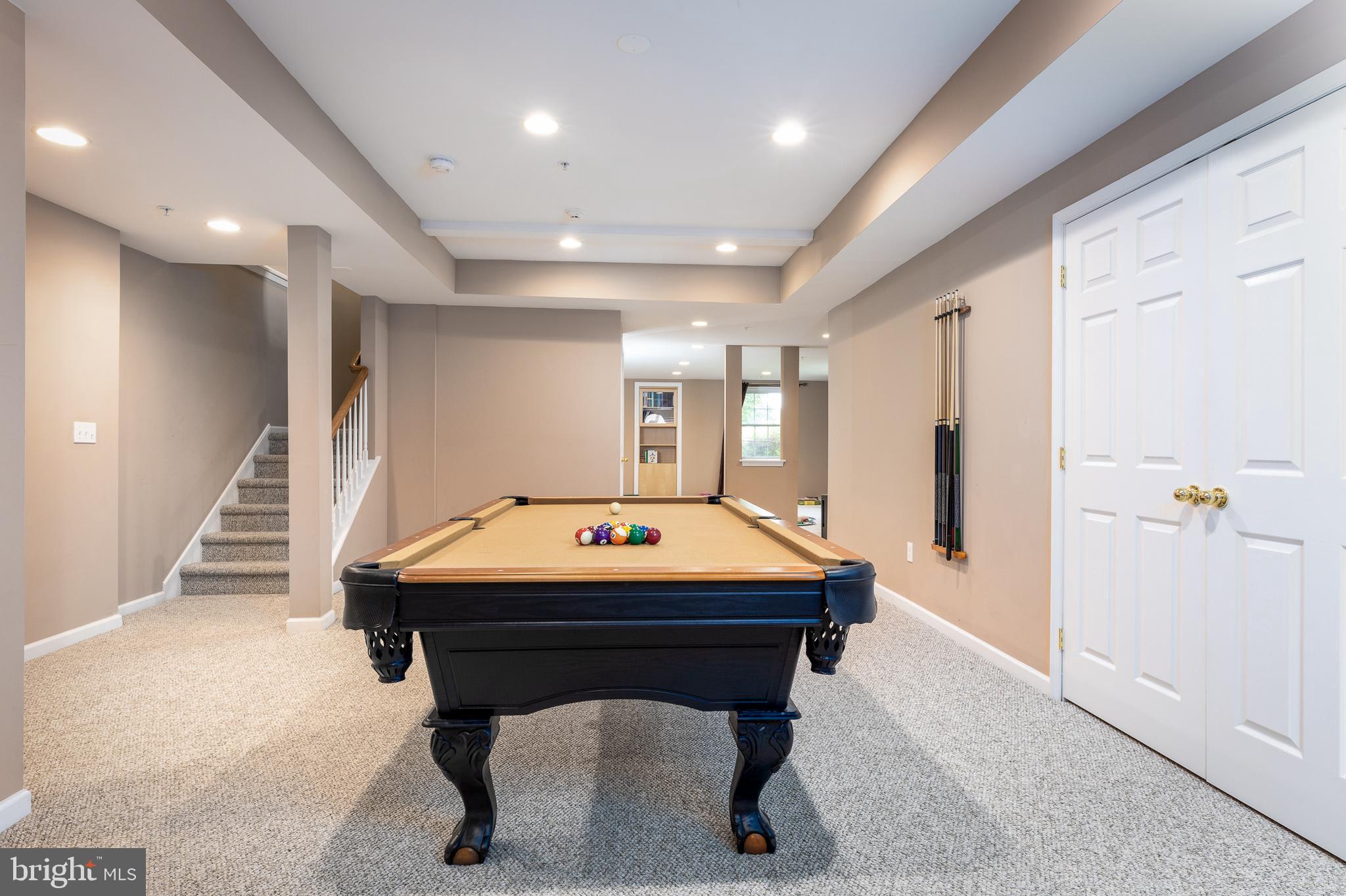 WHITE GATE - Residential