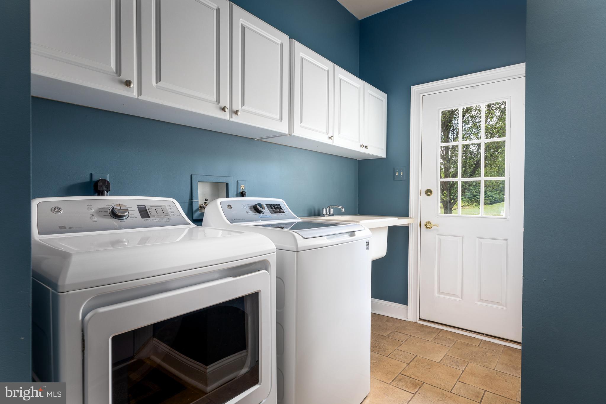 WHITE GATE - Residential