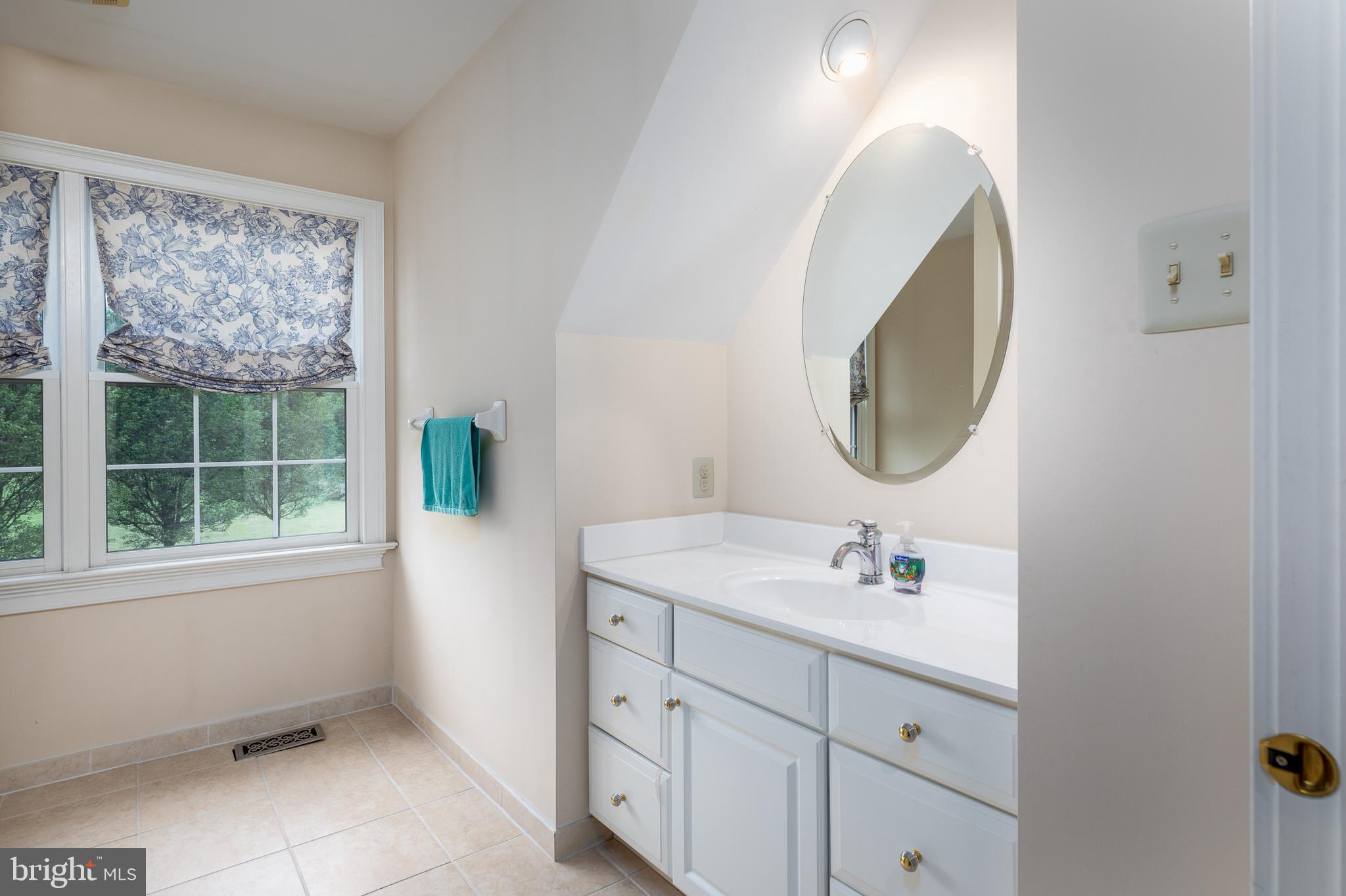 WHITE GATE - Residential