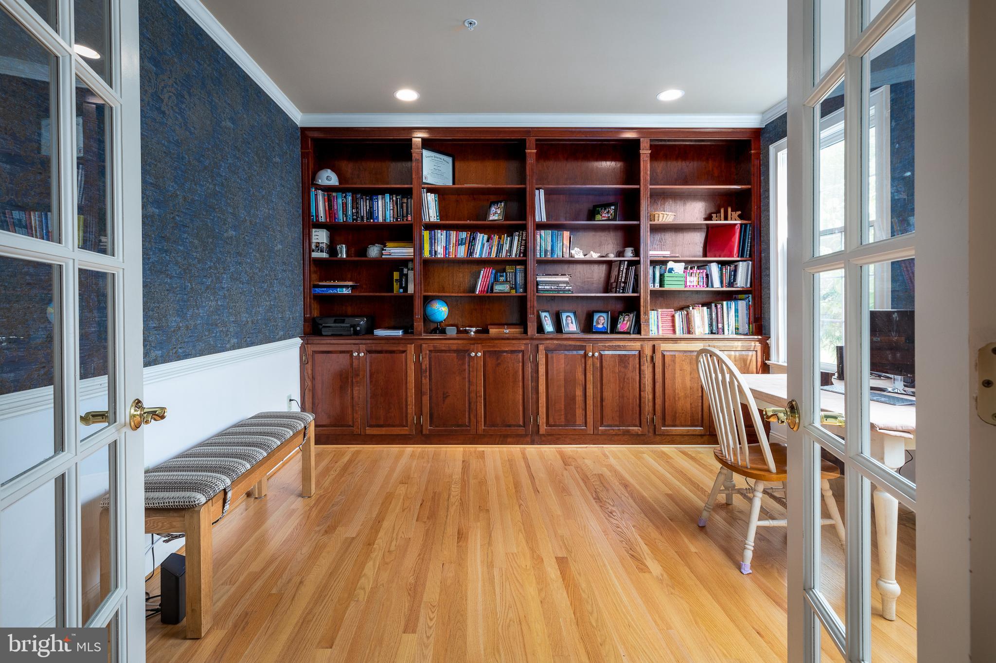 WHITE GATE - Residential