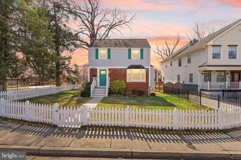 Photo of 5800 3rd Street S, ARLINGTON, VA 22204 (MLS # VAAR2069898)