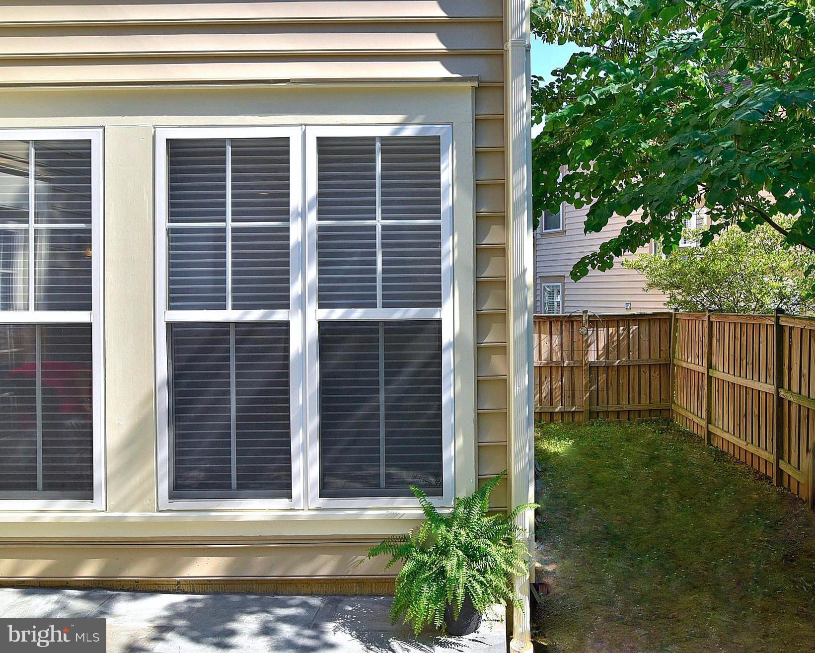 LORTON TOWN CNTR LANDBAY - Residential