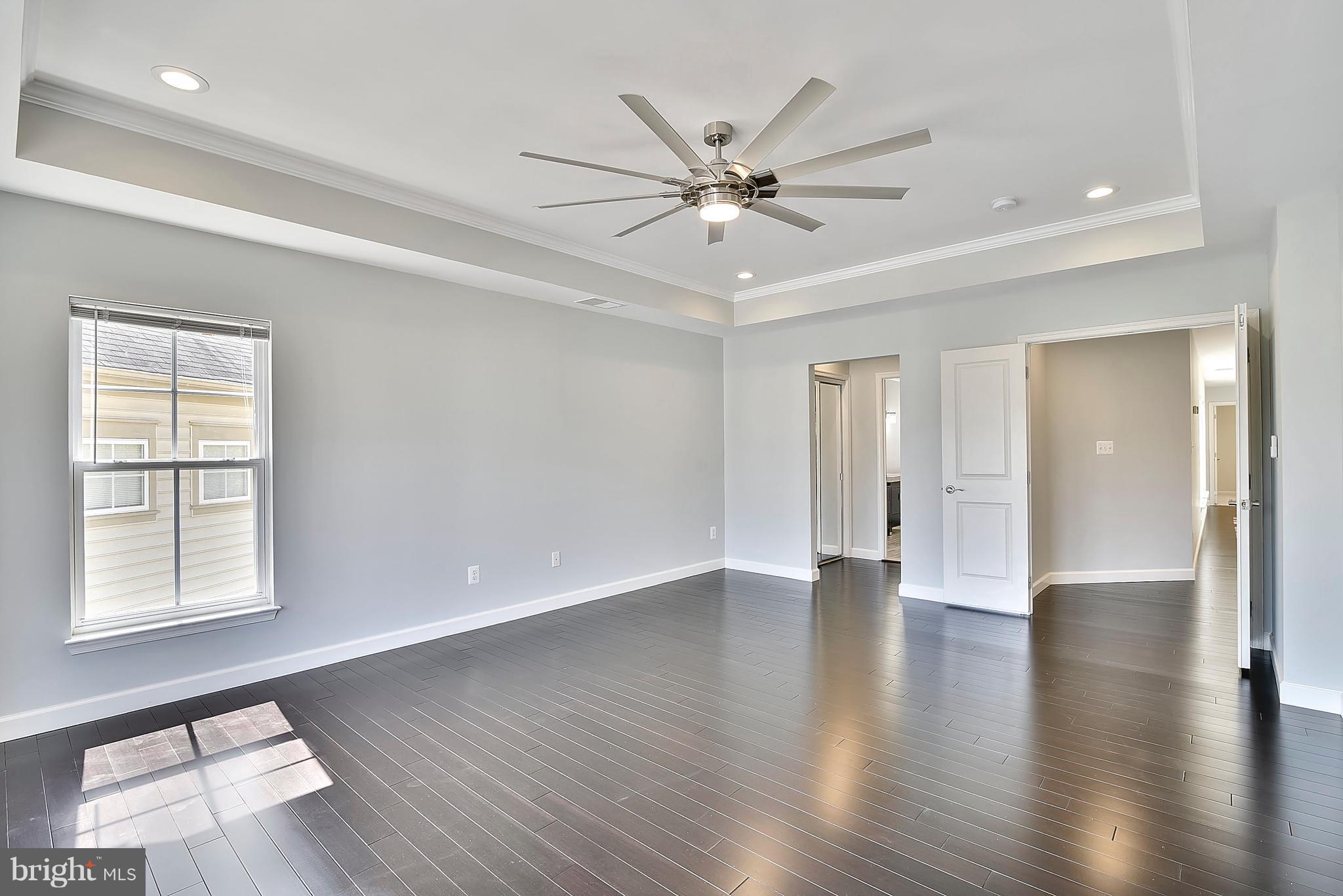 LORTON TOWN CNTR LANDBAY - Residential