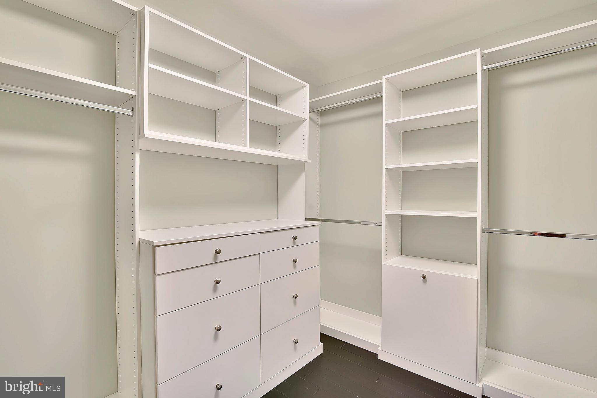 LORTON TOWN CNTR LANDBAY - Residential