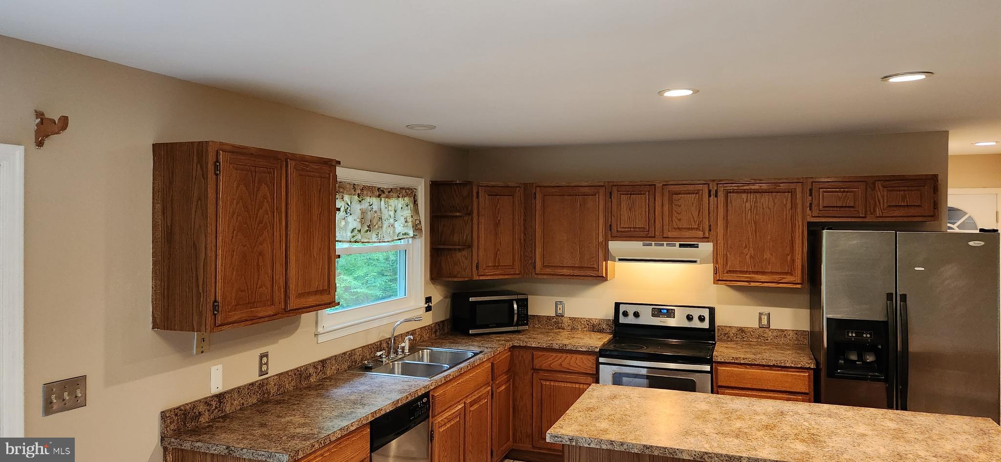 GALLANT GREEN - Residential Lease