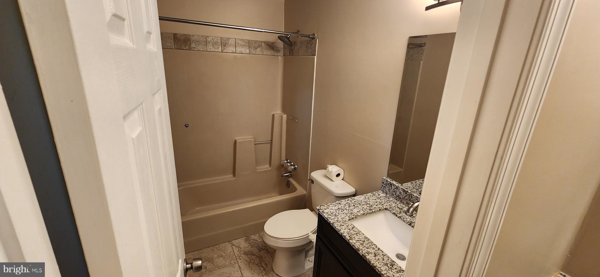 GALLANT GREEN - Residential Lease