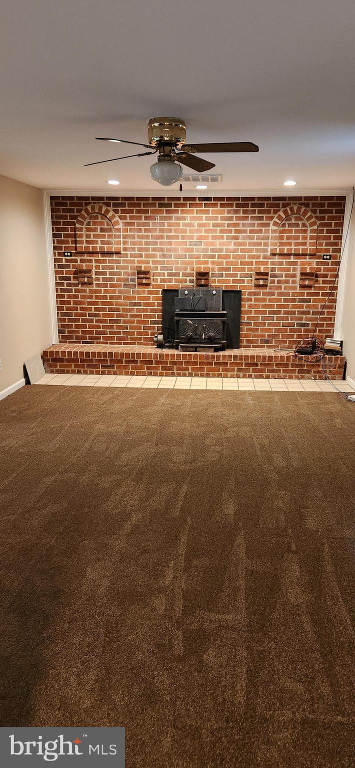 GALLANT GREEN - Residential Lease