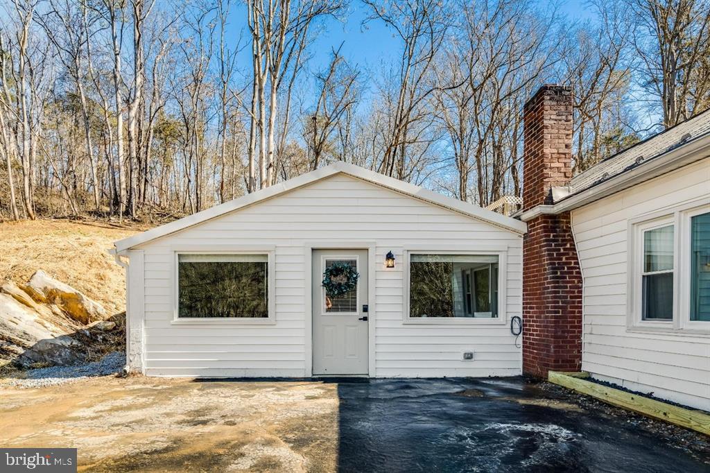 393 CROOKED RUN ROAD