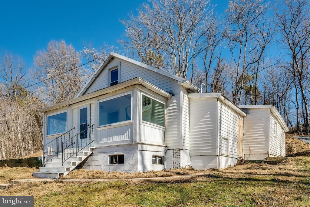 393 CROOKED RUN ROAD